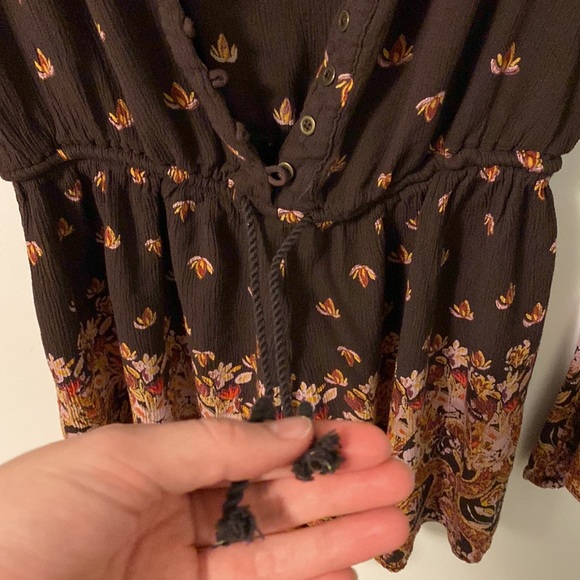 Ecote Floral Romper - Picture 3 of 8